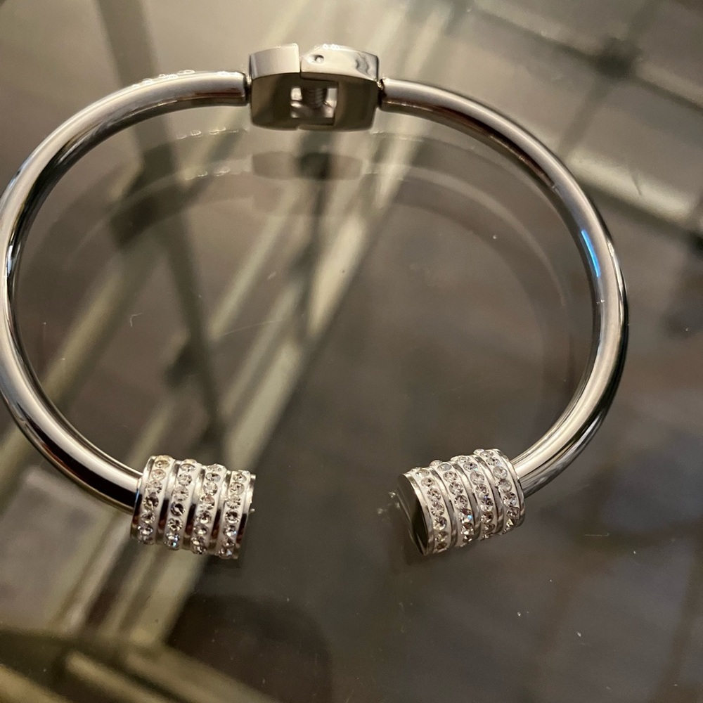 Elegant Silver Bracelet with Crystal Accents. very elegant No one will know.